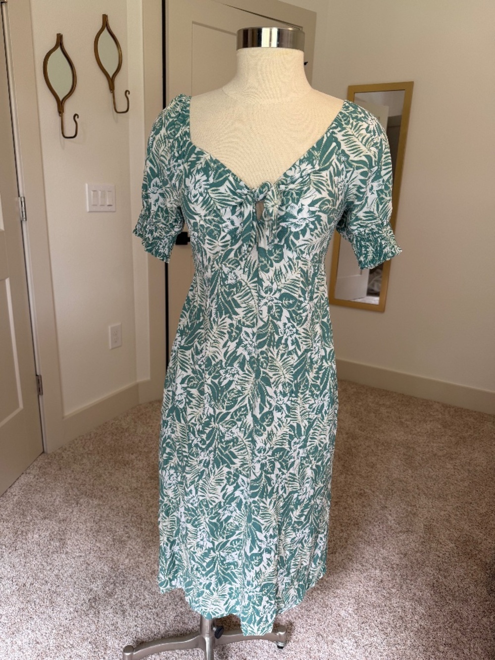 Mimi Chica Green and White Tropical Leaf Print Midi Dress SMALL